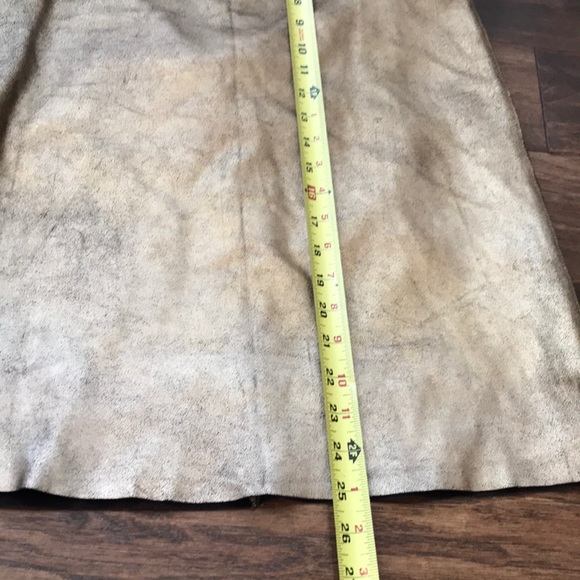 BCBG MaxAzaria Gold leather skirt - Picture 6 of 11